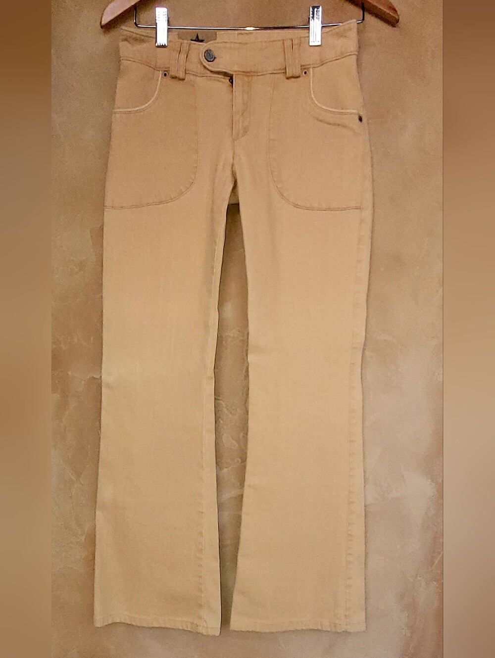 Rock and Republic distressed pair of golden, flared pants Low Rise Y2k 26 Chic